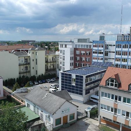 Center Piac Aparman Apartment Debreţin Exterior foto