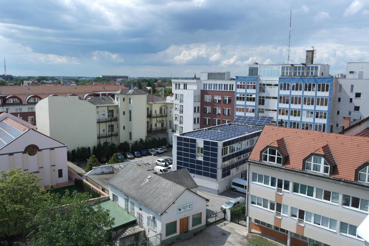 Center Piac Aparman Apartment Debreţin Exterior foto